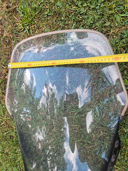 Aprilia skootterin tuulilasi