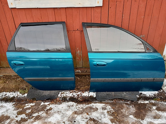 Toyota Avensis t22 farkun ovet