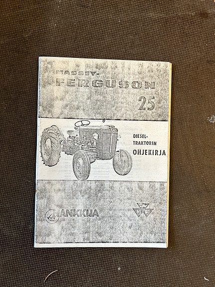 Massey-ferguson 25 Diesel-traktorin ohjekirja