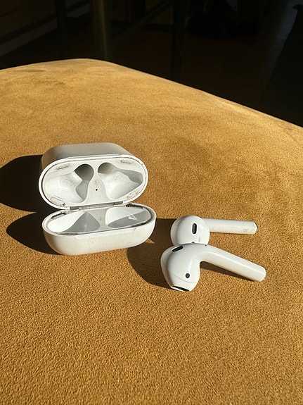 Apple AirPods 2. sukupolven kuulokkeet
