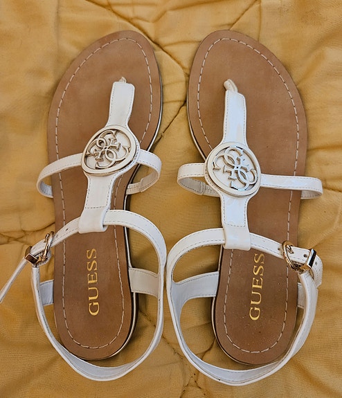 Guess sandaalit koko 39