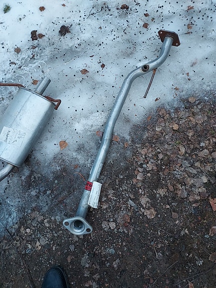 Pakoputken etuosa Nissan Almera N16