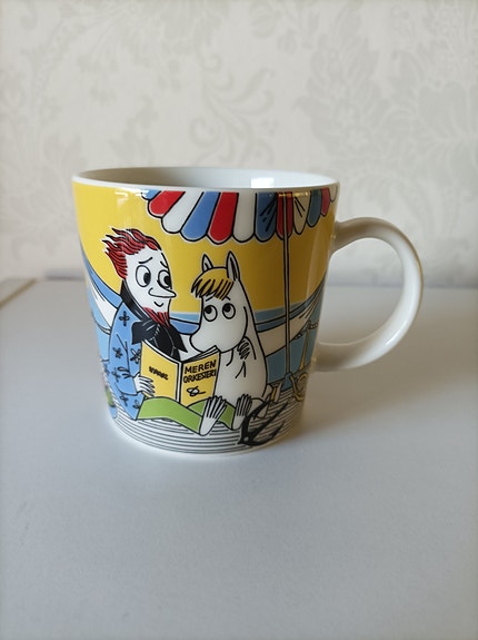 Niiskuneiti ja Runoilija Muumimuki