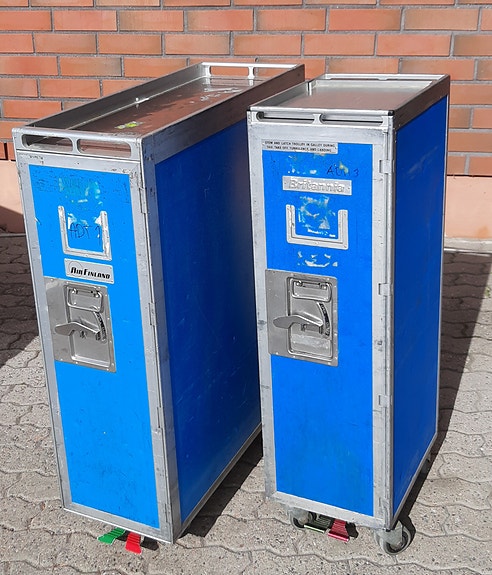 Lentokone tarjoilu kärryt/laatikot..(vanhat).