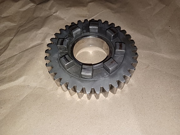 Valmet 702 -903 vaihteiston osia