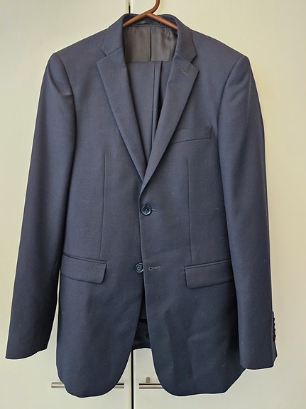 Turo tailor Red label tummansininen puku MB/44