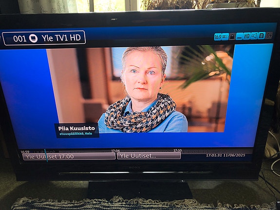 Sony 52 tuumainen TV + Wbox HD3 digiboksi antenni- ja kaapeliverkkoon