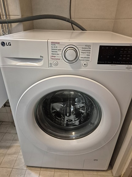 LG edestä täytettävä pesukone valkoinen 8kg