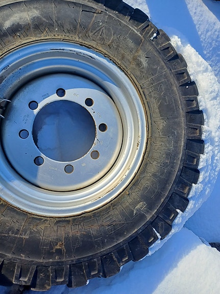 335/80R20 Michelin renkaat 4kpl