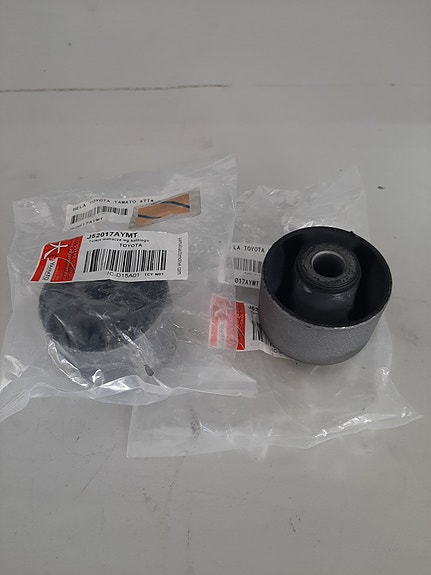 Tukivarren hela 2 kpl, Toyota RAV4, Mark X, UUSI