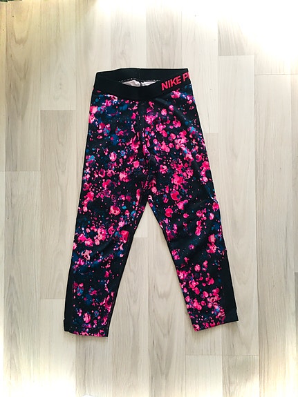 🩷Kuin uudet Nike pro caprit xs🩷