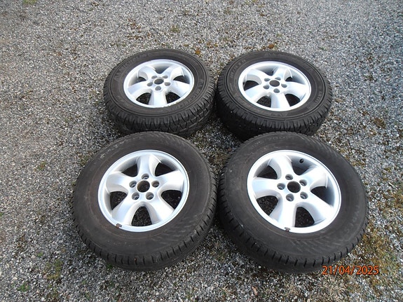 225/70R16 Michelin ja Nokia kesärenkaat 5x114.3 aluvanteilla
