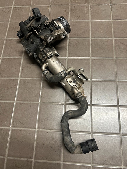 Volvo V70 mk3 2.4D EGR venttiili
