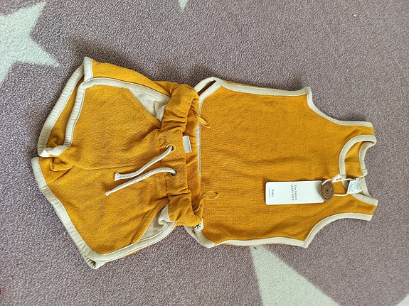 Vauvanvaatteet koko 62