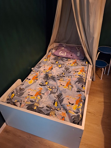Muurame sänky