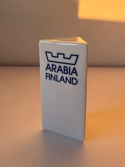 Harvinainen ARABIA-jälleenmyyjäkyltti – keräilijän aarre!