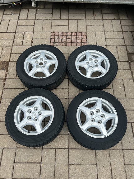 Opel 15” aluvanteet huonoilla renkailla