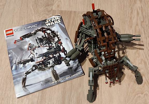 LEGO TECHNIC STAR WARS 8002 : Destroyer Droid