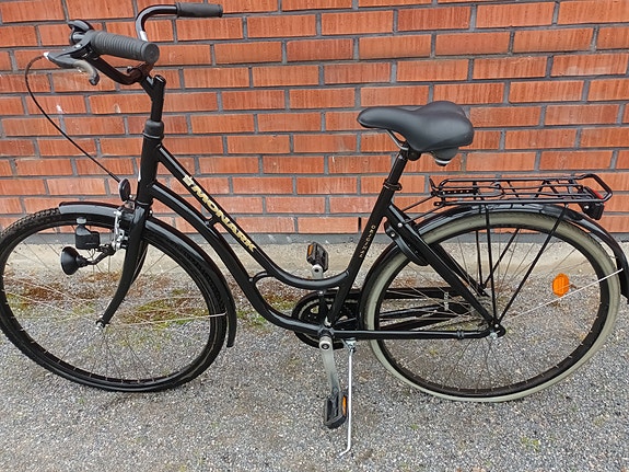 Uuden veroinen käyttämätön Monark Karin 1 vaihteinen pyörä