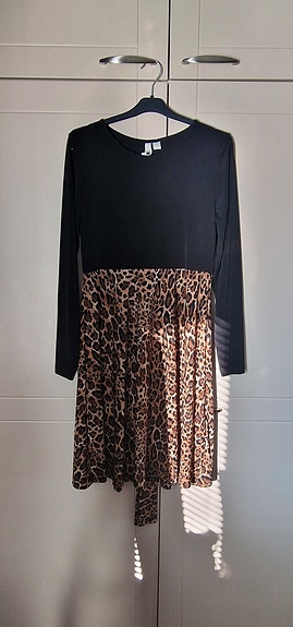 Leopardikuvioinen mekko 36/38