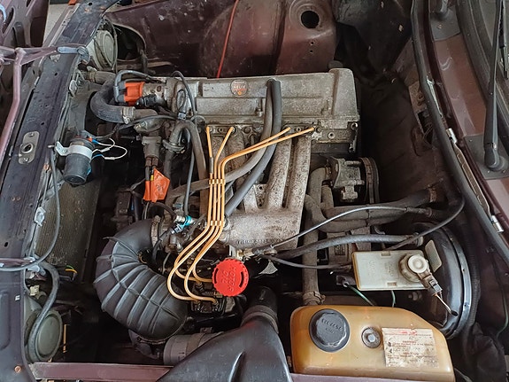 Saab 900i 8v ruiskunosia määränsäädin määränjakaja ohjauspaineensäädin