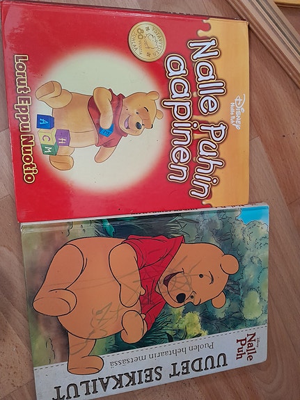 Nalle Puh kirjoja