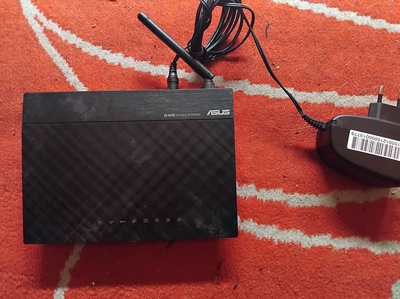 ASUS RT-N10E modeemi