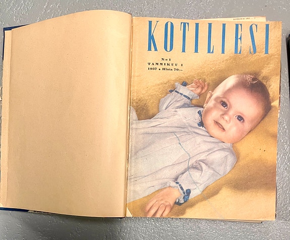 Kotiliesi-lehden vuosikerta 1957, 2 kirjaa