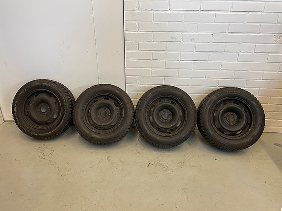 Peugeot 15" Alumiinivanteet +195/65/15 Nastarenkaat (149)