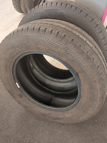 Barum 225/65 R 16C käytetyt kesärenkaat (pari)