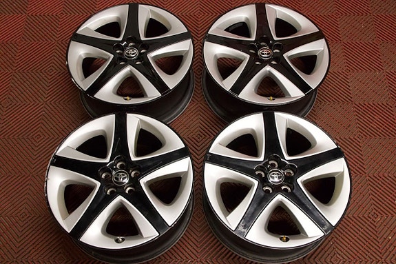 ALKUPERÄINEN TOYOTA 7x17" 5x100 ET50 Ø54.1