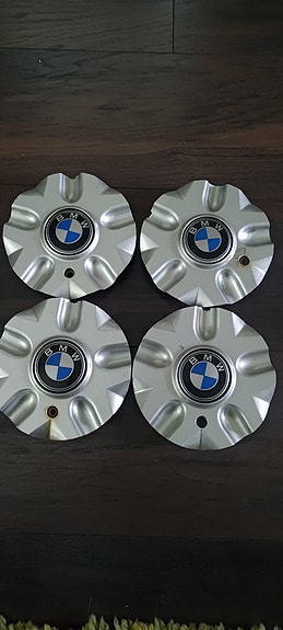 BMW alumiinivanteiden keskikupit/suojat