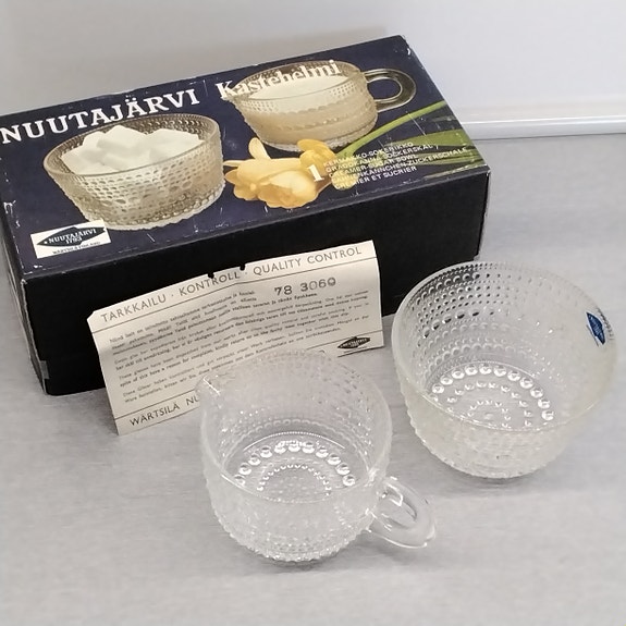 Kastehelmi kermakko & sokerikko / Nuutajärvi Wärtsilä
