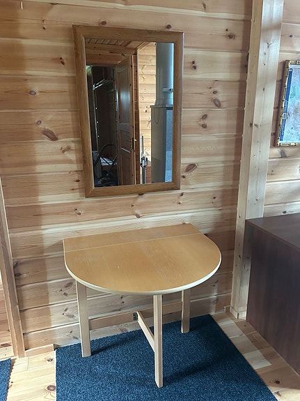 Kokoontaitettava pöytä peilillä