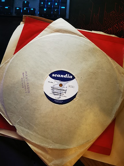 Annikki Tähti - Kuningaskobra / Mamulan Kuu