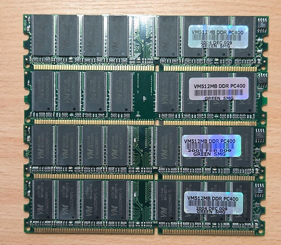 VM512MB DDR PC400 Ram-muisti 4kpl