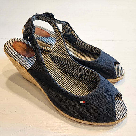 TOMMY HILFIGER MUSTAT KIILAKORKOKENGÄT 40