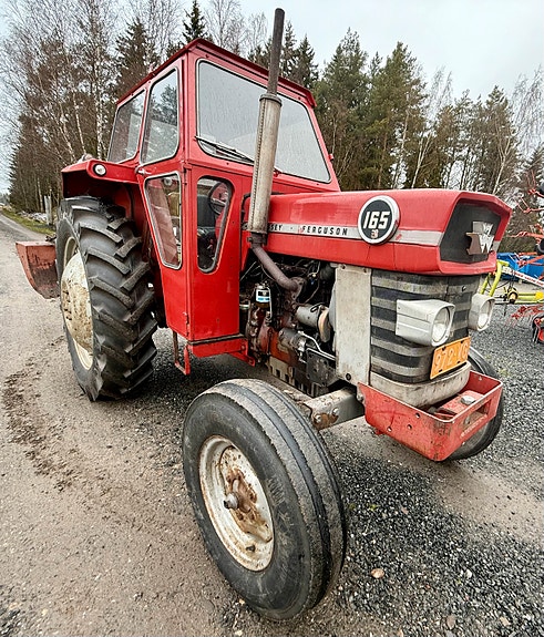 Ostetaan Massey-Ferguson 165 Traktoreita