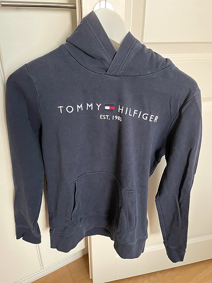 Tommy Hilfiger huppari