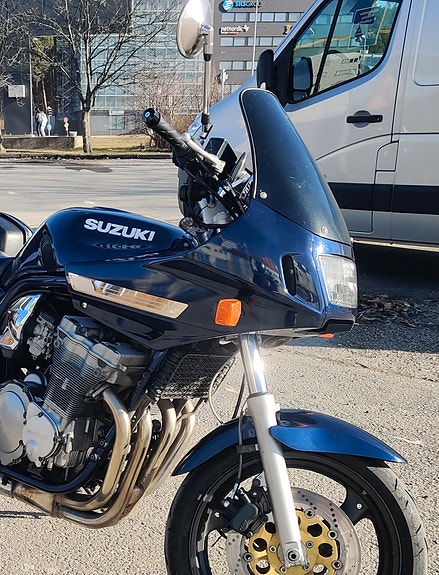 Suzuki Bandit etukate