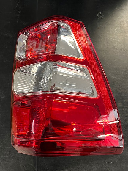 Takavalo Suzuki Vitara, vasen