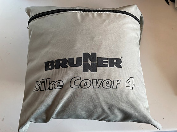 Brunner polkupyöränsuoja asuntoautoon