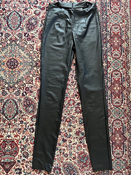 Mustat "nahka"housut