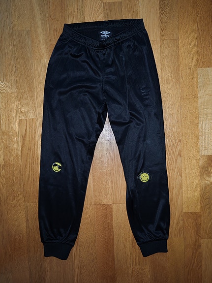 Umbro verkkahousut 140