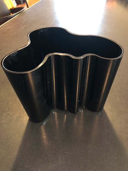 Musta Iittala Aalto maljakko 160 mm