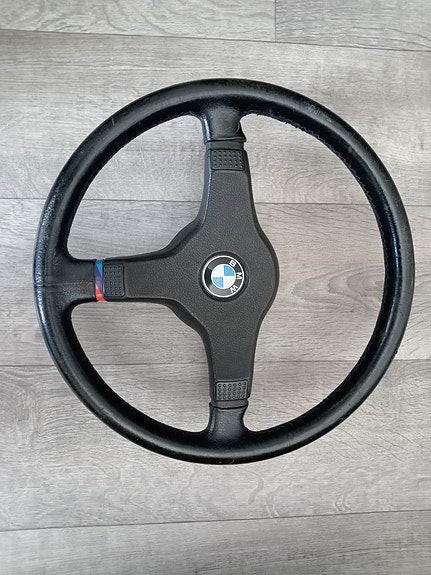 BMW  M-Tech 1    ohjauspyörä