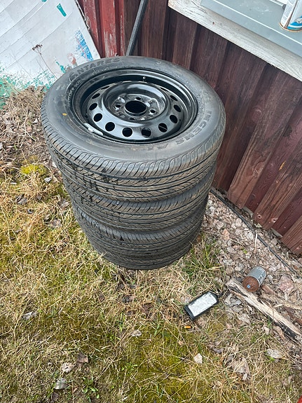 Ajamaton rengas-sarja pelti vanteilla  185/65r14 Pulttijako: 4×114,3