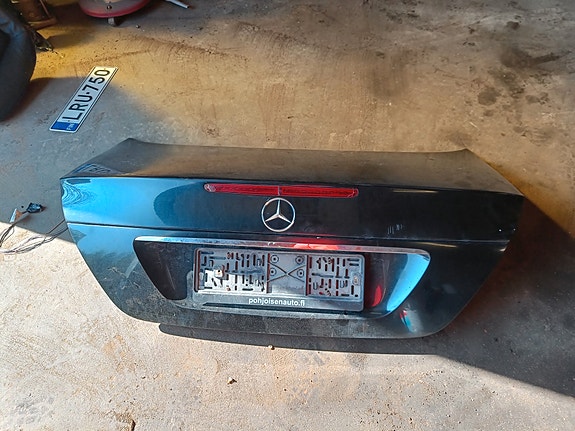 Mercedes Benz E200 CDI W211 taka paksin luukku