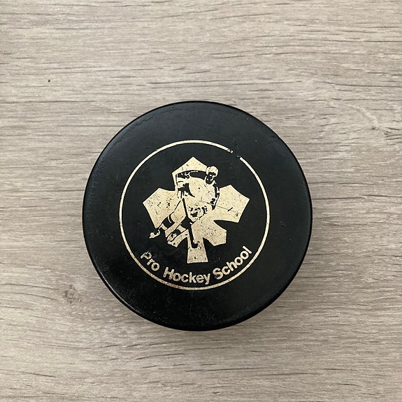 Jääkiekko Pro Hockey School Suomessa 1975.