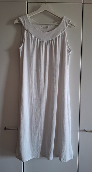 ByPias valkoinen mekko S